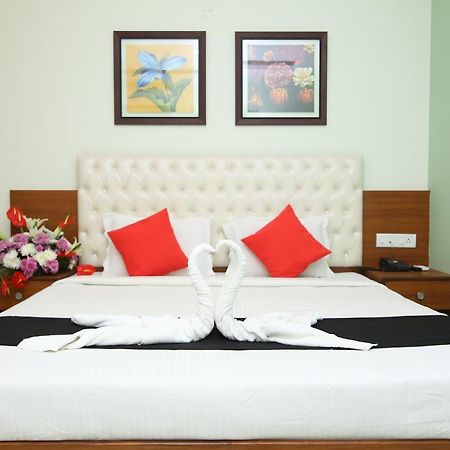 Hotel Crystal Orchid บังกาลอร์ ภายนอก รูปภาพ
