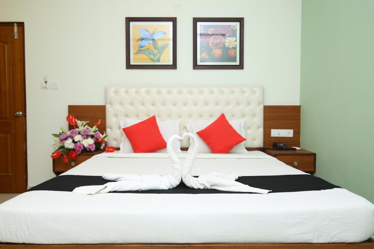 Hotel Crystal Orchid บังกาลอร์ ภายนอก รูปภาพ