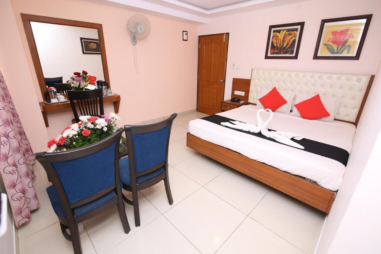 Hotel Crystal Orchid บังกาลอร์ ภายนอก รูปภาพ
